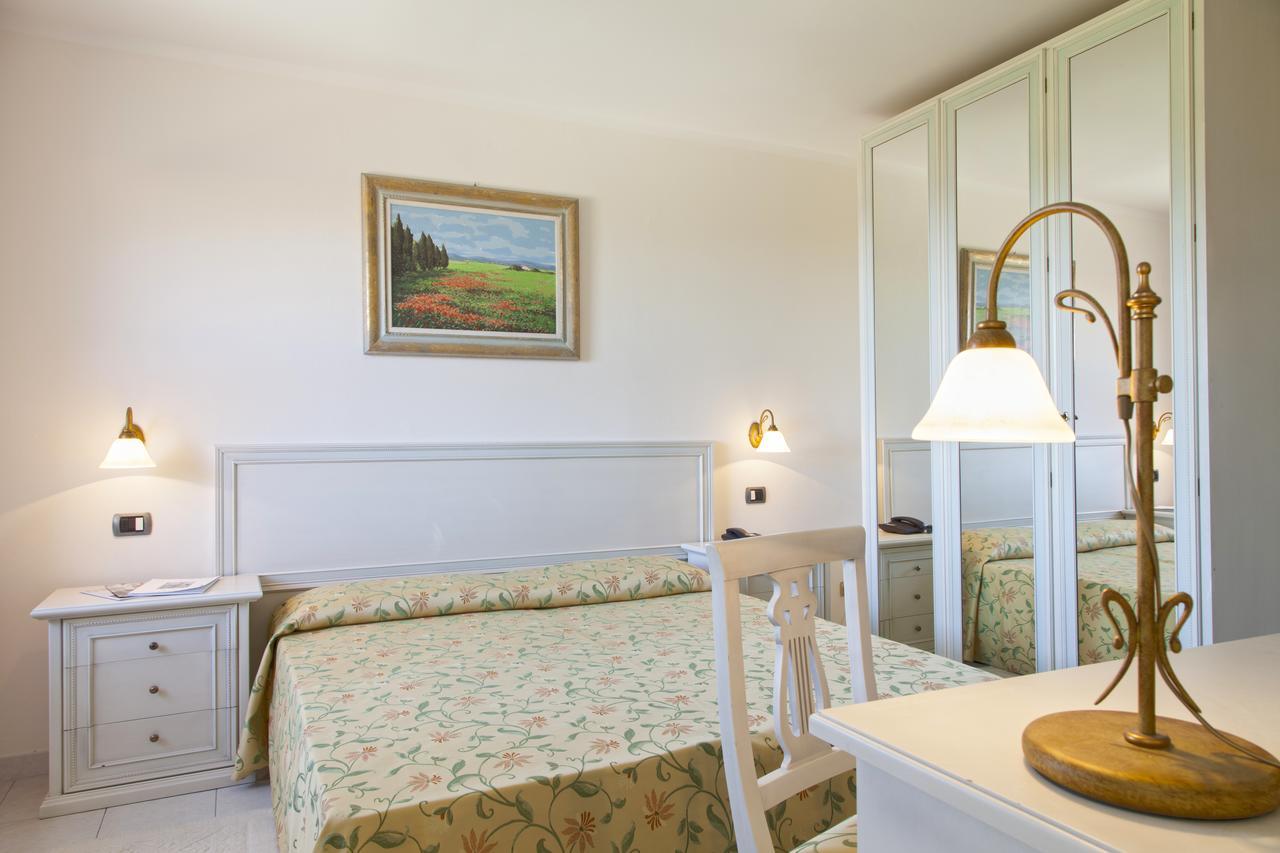 Hotel Del Golfo Procchio  Buitenkant foto