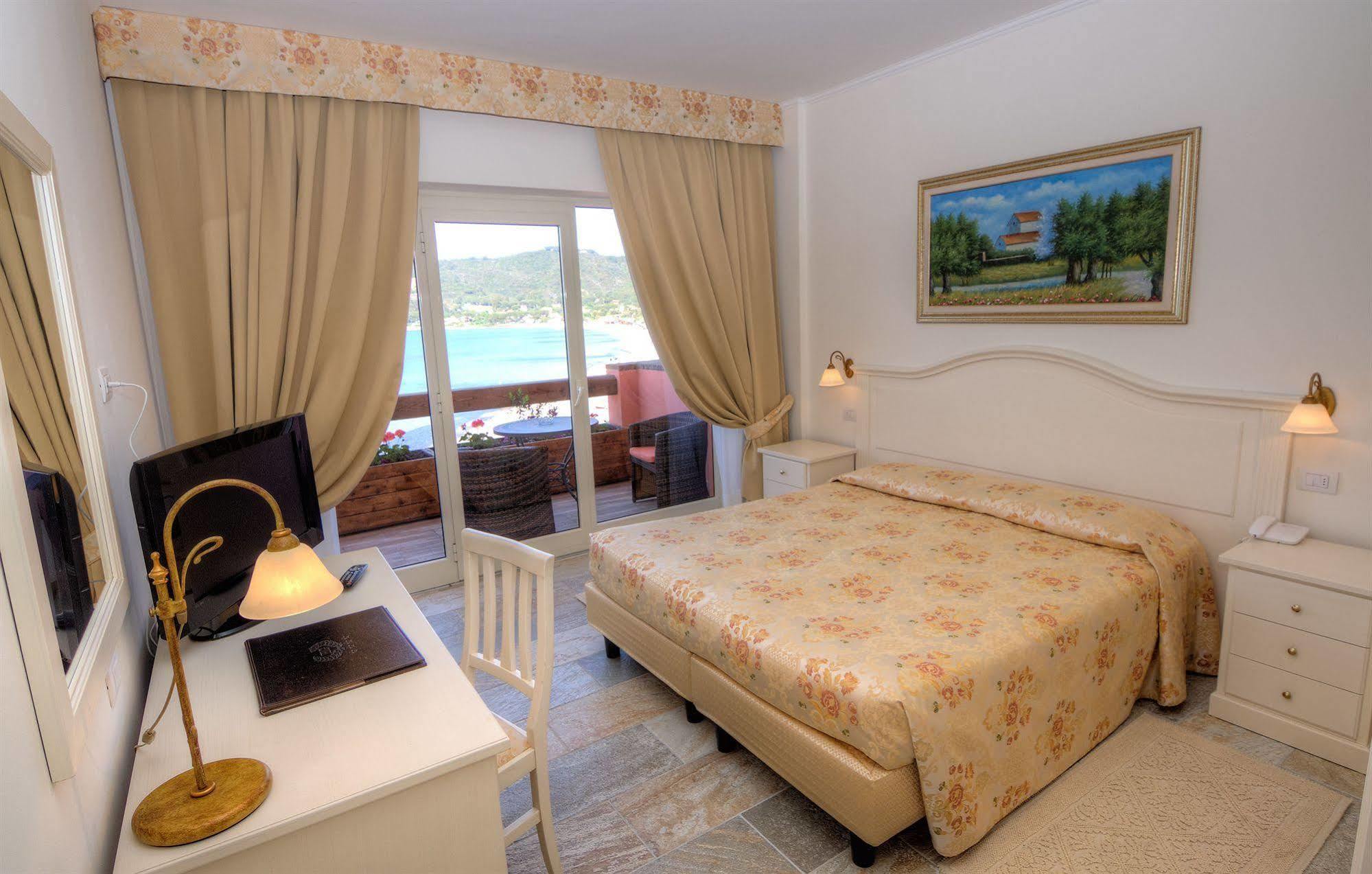 Hotel Del Golfo Procchio  Buitenkant foto
